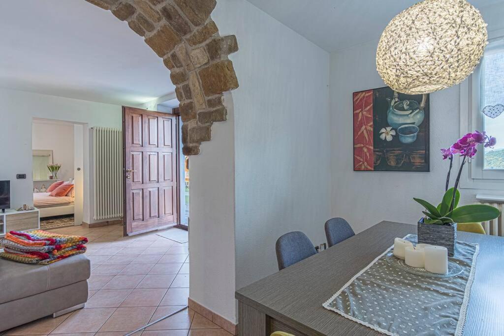 Villa Vicolo Dei Fiori à Luino Extérieur photo